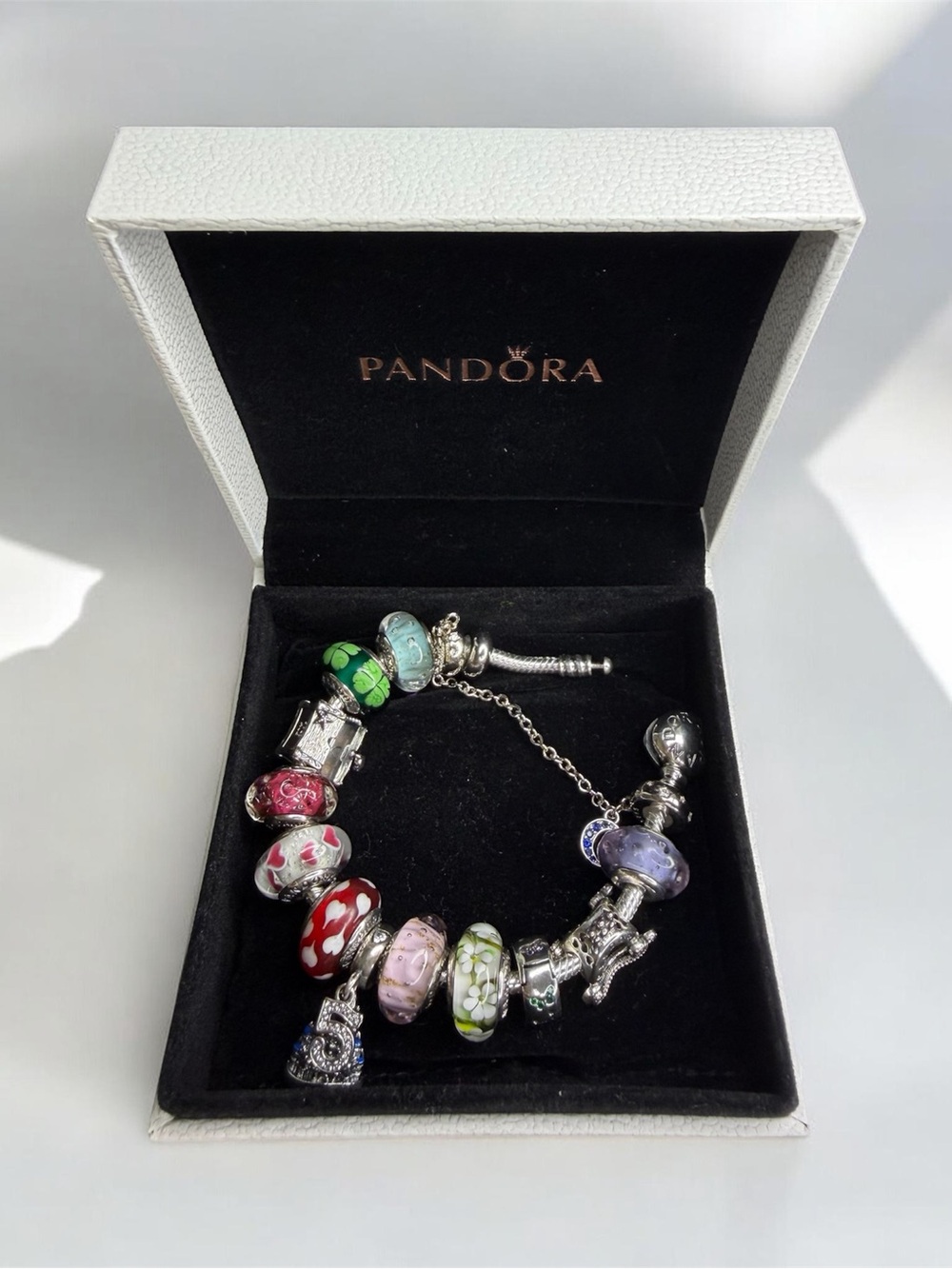 Authentic Pandora bracelet with charms. New.
